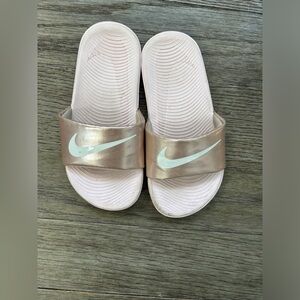 Girls Nike Slides Pink Rose 12 Youth  Metallic Pink Shiny Sandals Soft